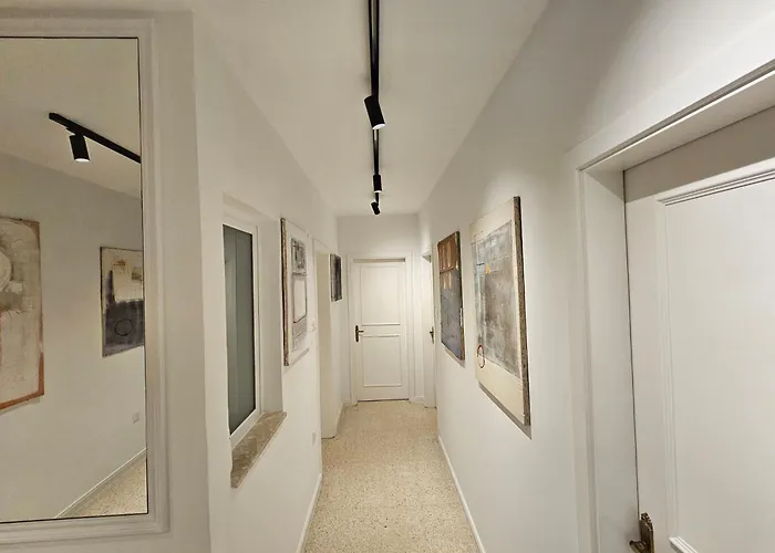 3 Bedroom Apt In Prime Location 5M Away From Beach