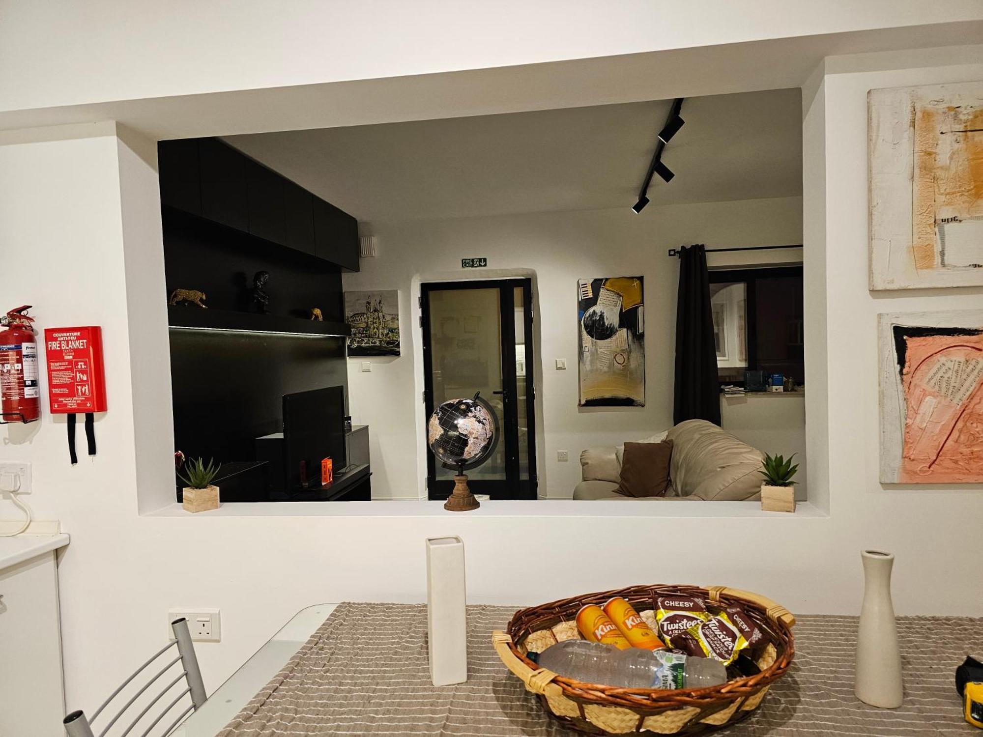 3 Bedroom In Prime Location 5m Away From Appartement