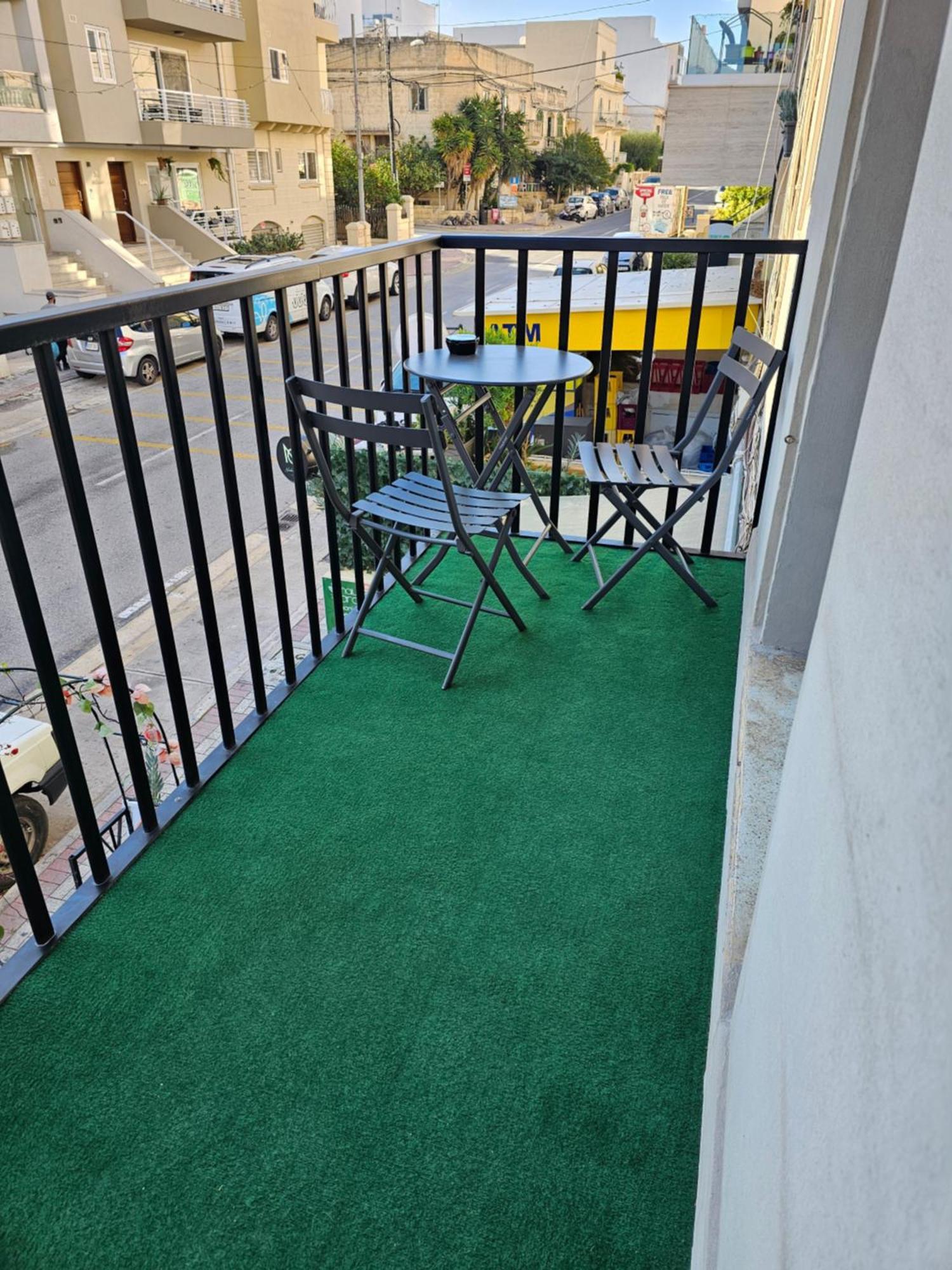 3 Bedroom In Prime Location 5m Away From Appartement *