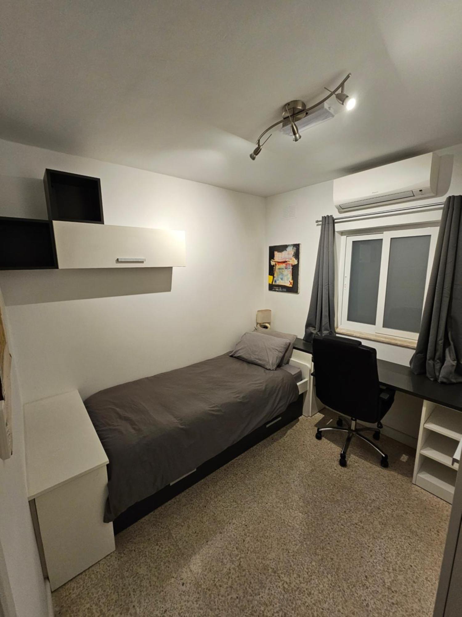 Appartement 3 Bedroom In Prime Location 5m Away From *